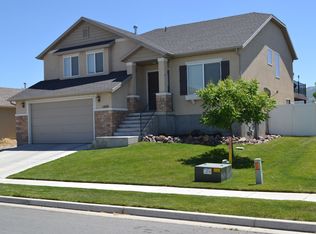 1049 W Windsor Dr, North Salt Lake, UT 84054