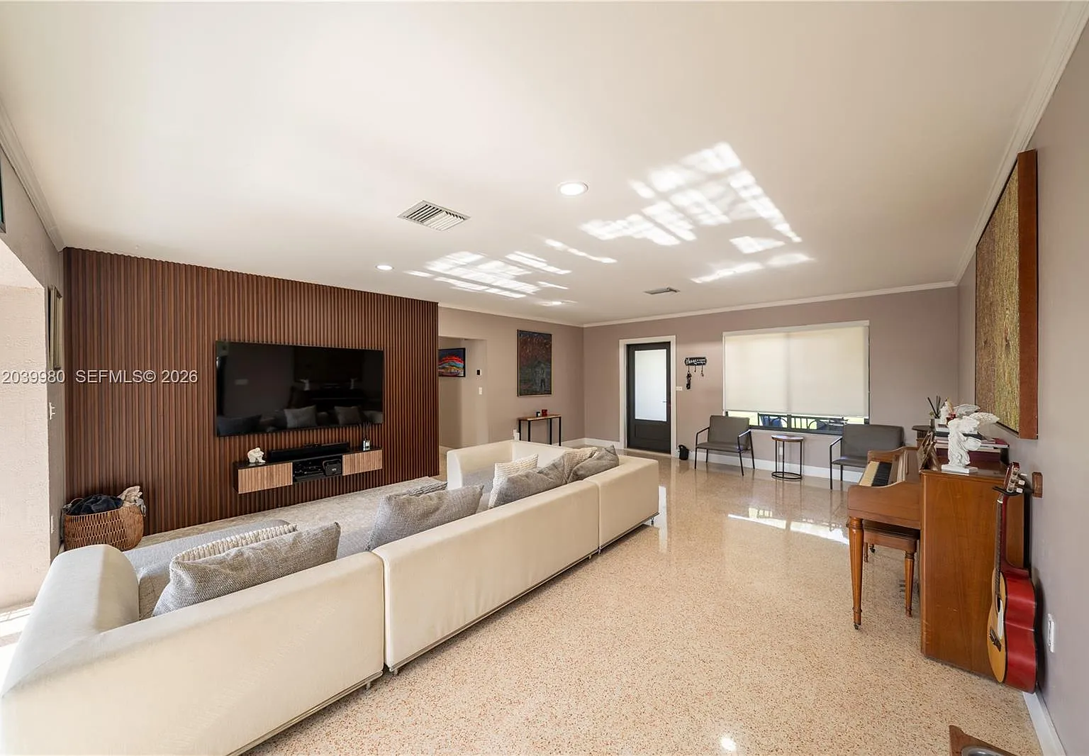 4 bed, 4.0 bath, $6,000 — Photo 3