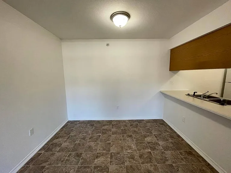 Thornridge Apartments — Photo 67
