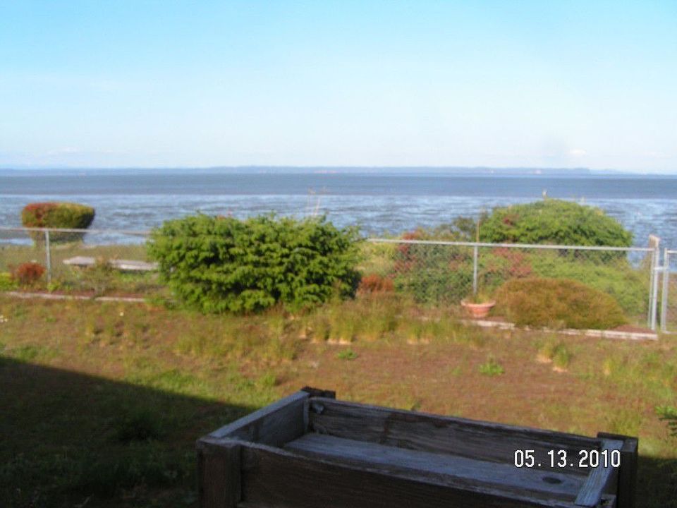 2nd image of 386 Harbor View Loop SE