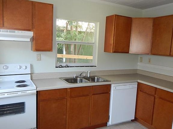 3rd image of 13914 21st St