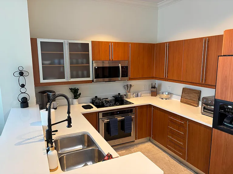 1551 N Flagler Dr — Photo 3