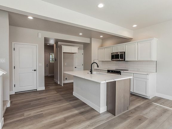 5th image of 4763 Degas Dr
