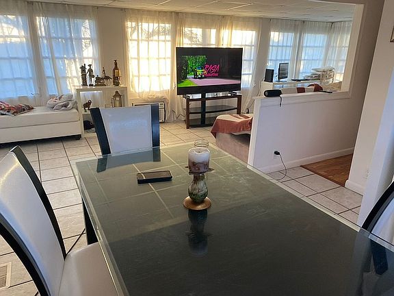 5th image of 2311 SW 31st Ave