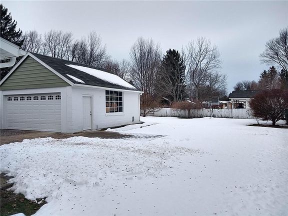 5th image of 122 Templeton Ave