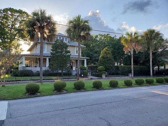 Large property on double lot