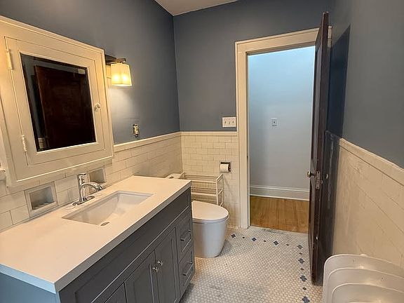 3rd image of 5048 Thomas Ave S #2