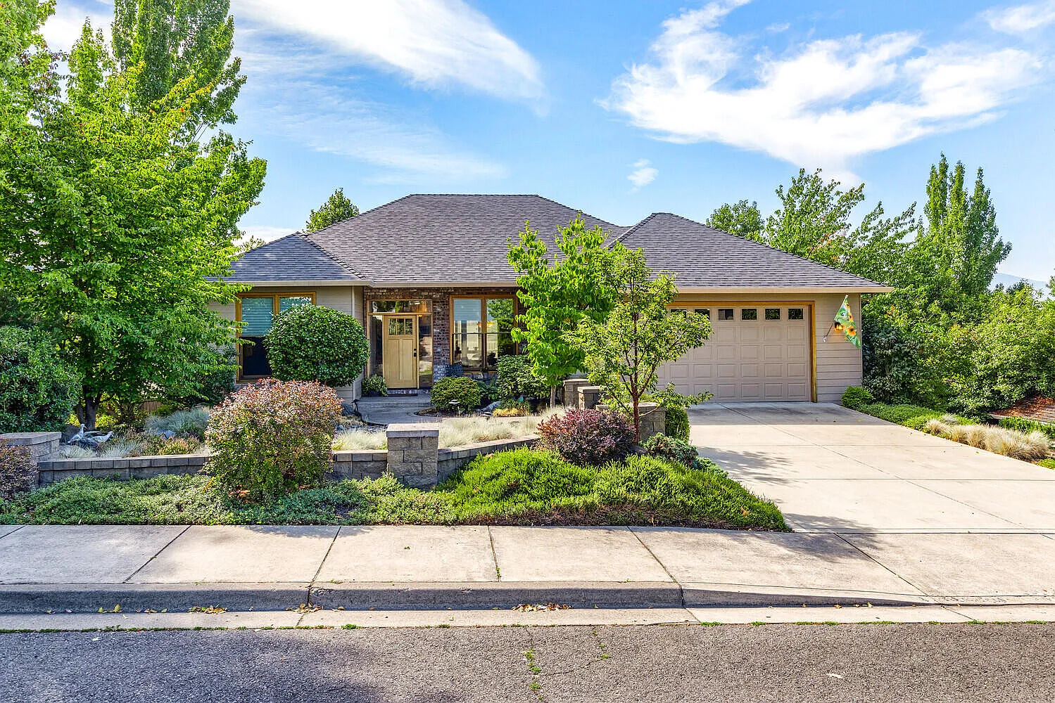3416 Calle Vista Dr photo 1
