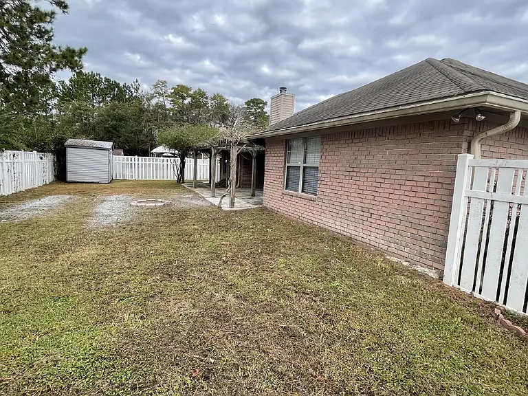 1952 Salisbury Way — Photo 24