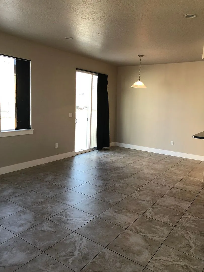 Gorgeous Lehi Townhome — Photo 2