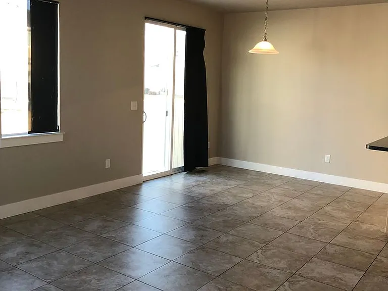 3216 W Prairie Grass Dr — Photo 2