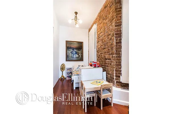 Sold by Douglas Elliman | media 26