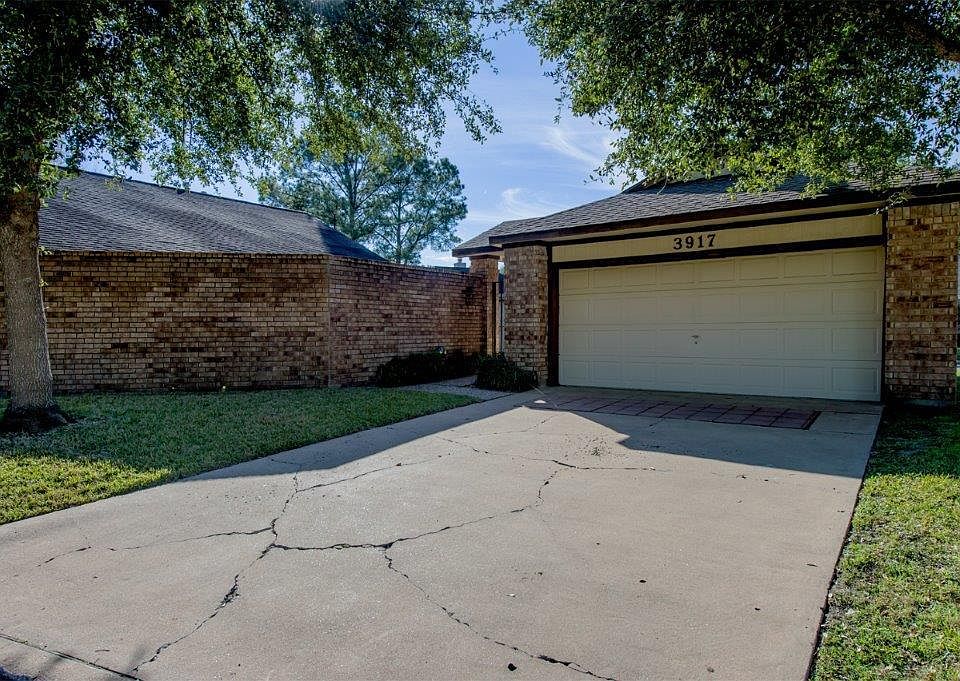 1st image of 3917 Heathersage Dr