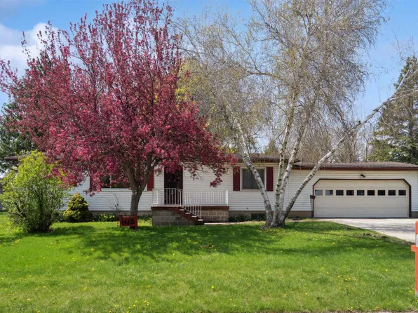 415 Westwood Ave, Strawberry Point, IA 52076