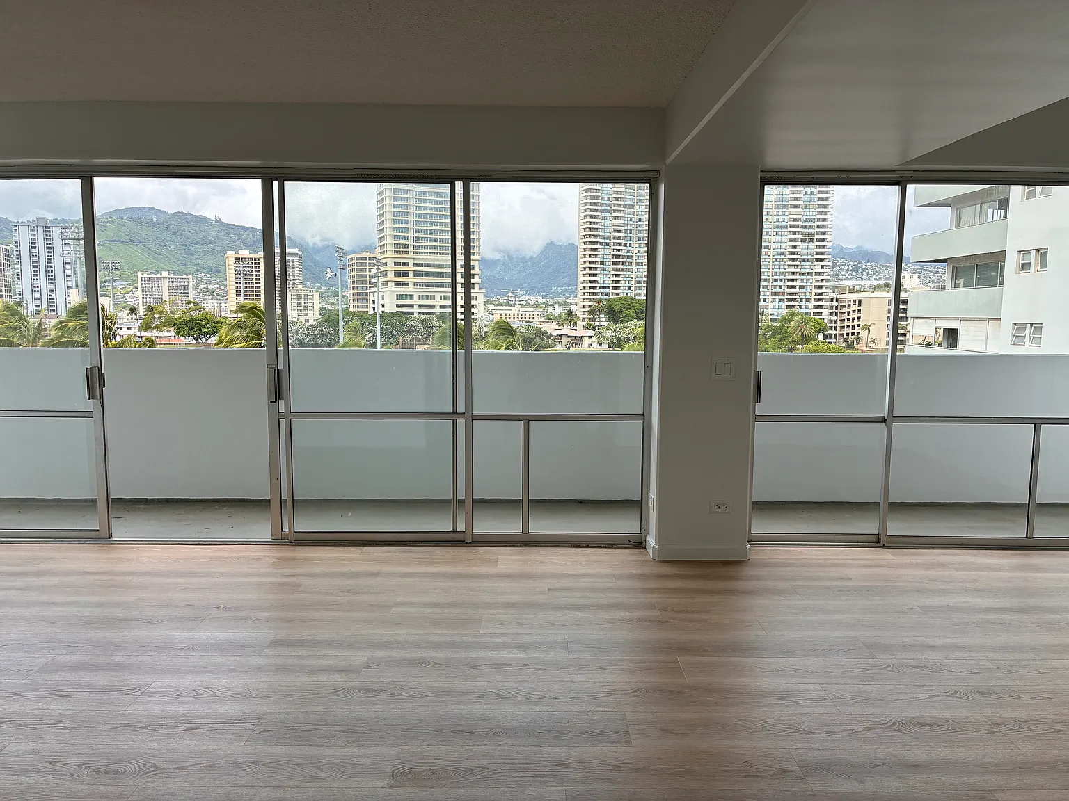 2 bed, 699 sqft, $3,200 — Photo 1