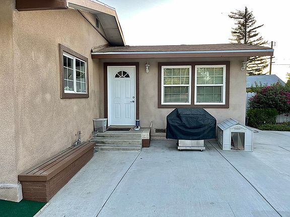 3rd image of 789 E El Monte Way