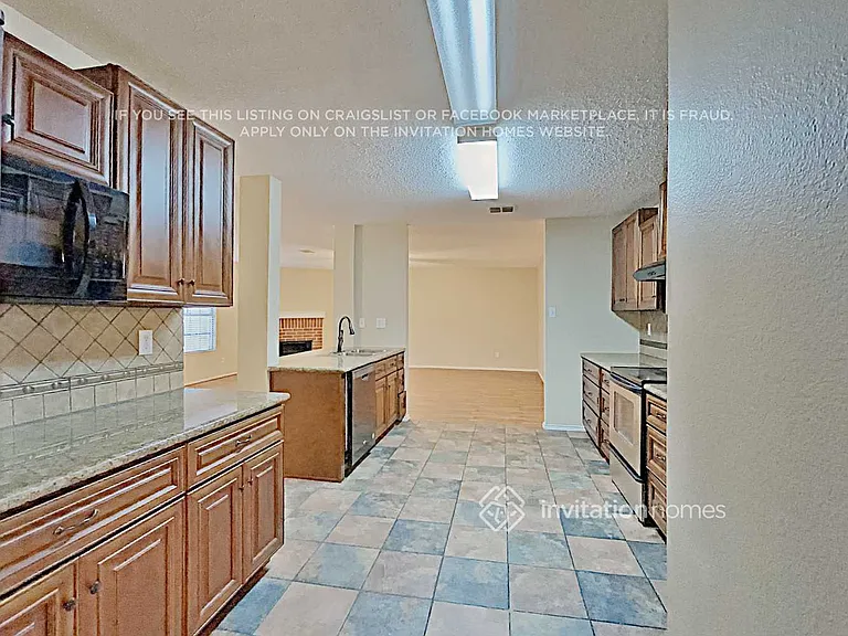 1537 Englewood Dr — Photo 11