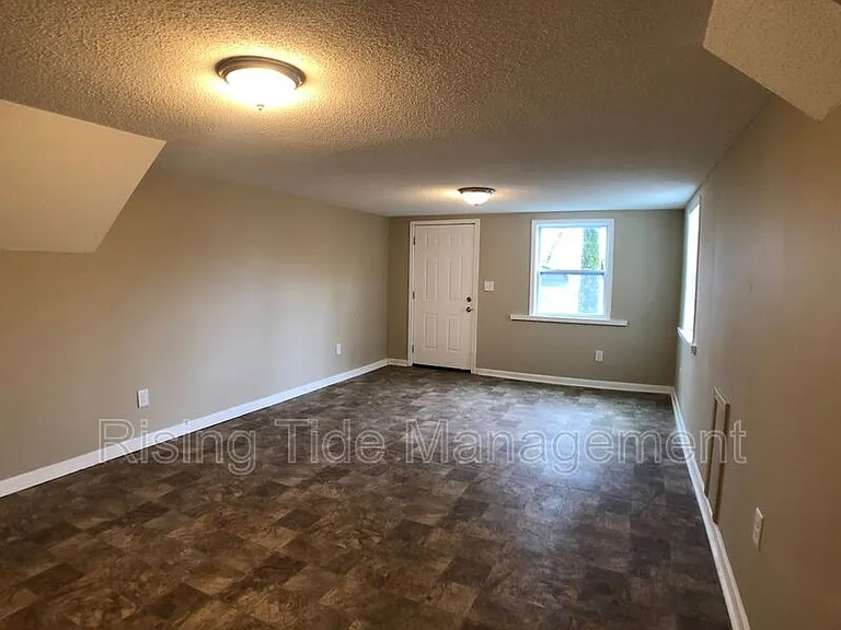 724 Self Dr — Photo 9