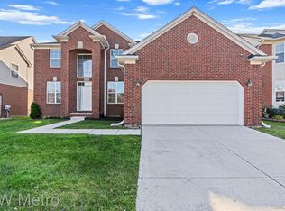 5124 Ridge Ln, Warren, MI 48092