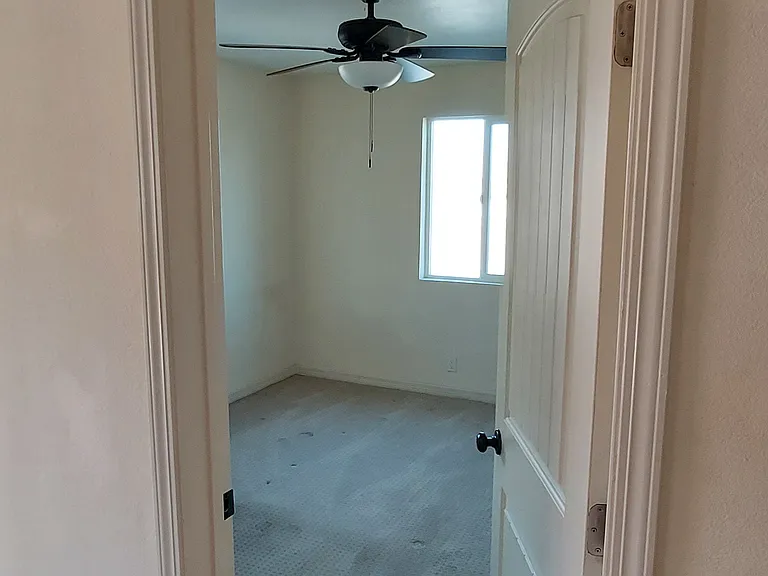 84065 Manila Ave — Photo 11
