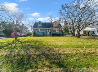 45 Crescent Ave, Rocky Hill, NJ 08553