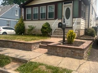642 Elm St, Roselle, NJ