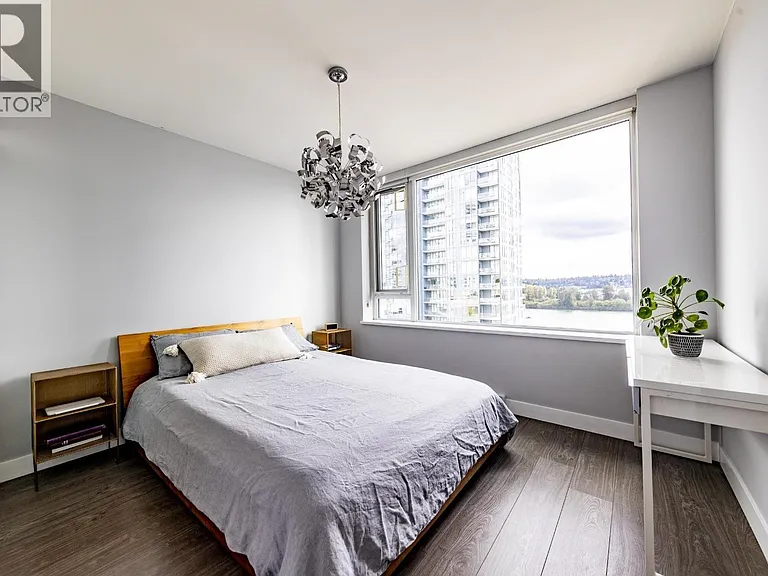 668 Columbia St #1011 — Photo 16