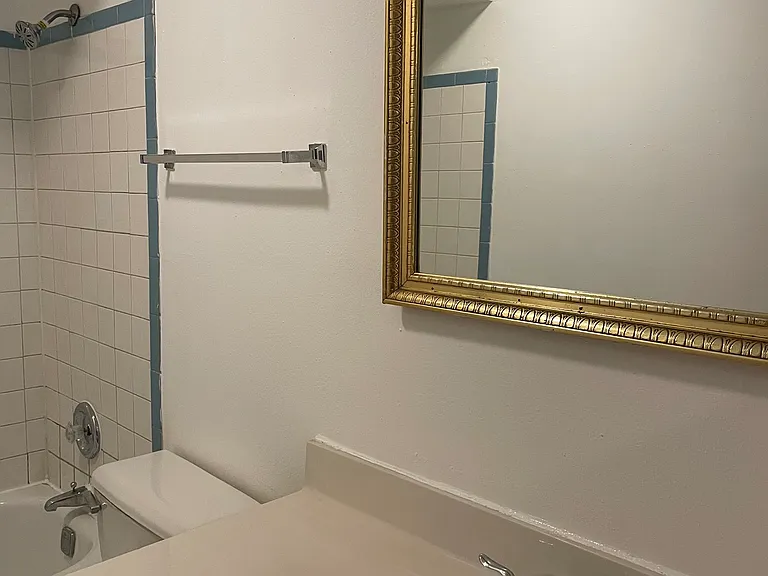 2200 Lewis Ave #202 — Photo 5