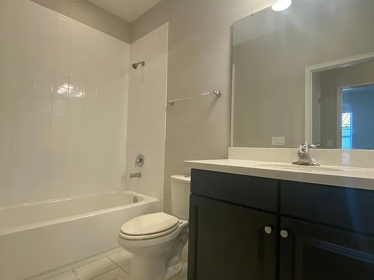 2408 Lobelia Dr — Photo 12
