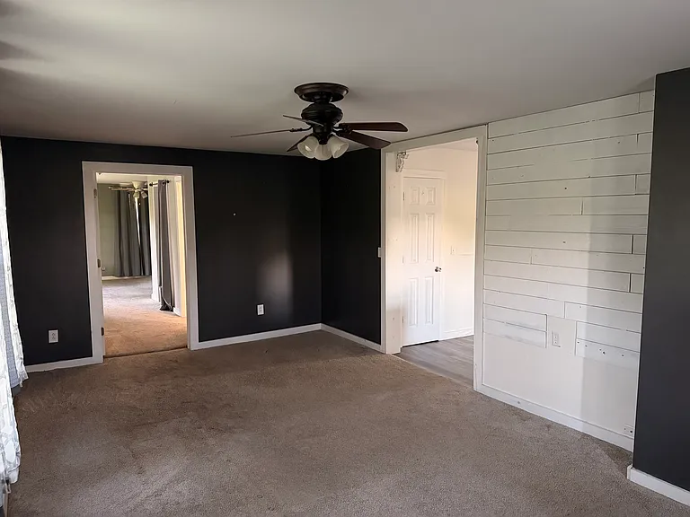 446 E River St — Photo 8