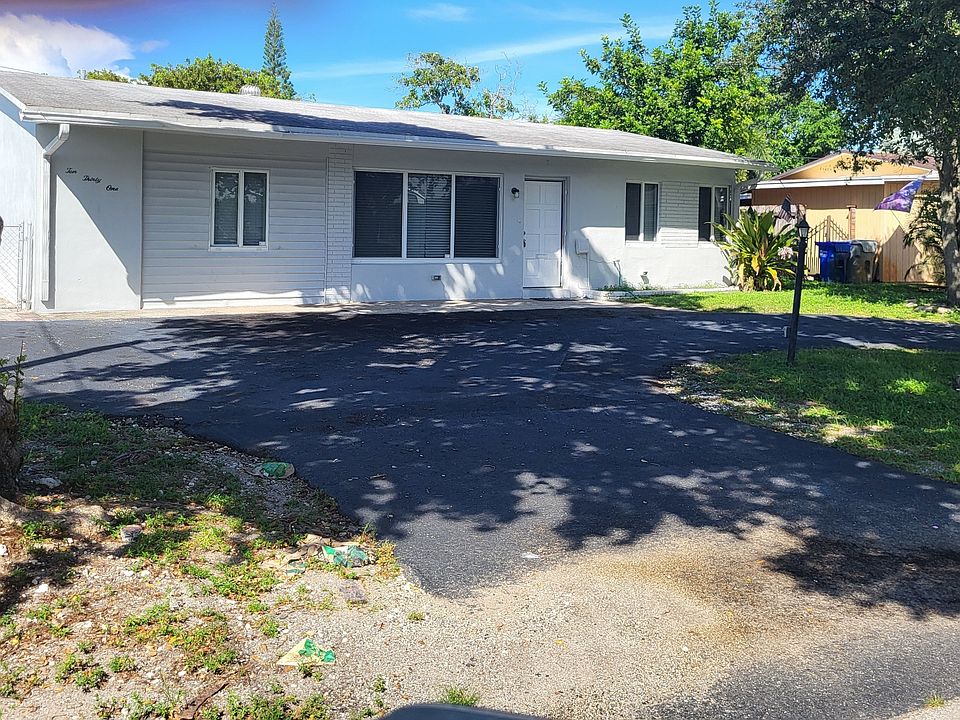 1st image of 1031 NE 23rd Pl