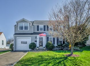 71 Southfield Rd, Fairfield, CT 06824