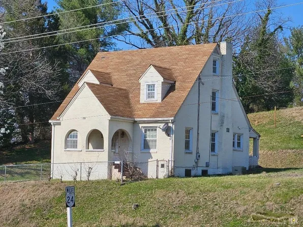 118 E Virginia Ave, Vinton, VA 24179