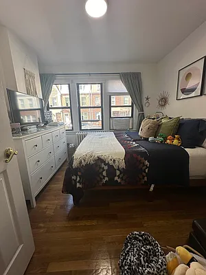 Rented by Bouklis Group | media 17