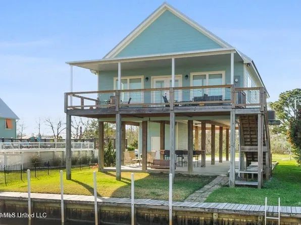 854 Deer Dr, Bay Saint Louis, MS 39520