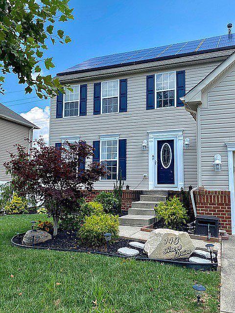 2nd image of 143 Ascot Dr