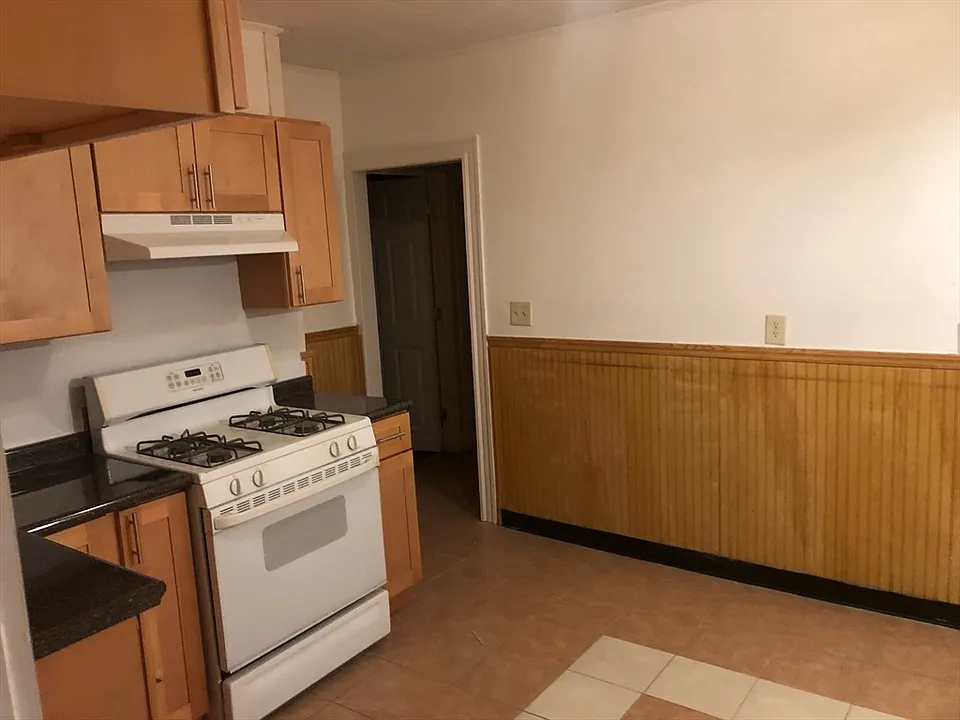 5 Waldo St #1