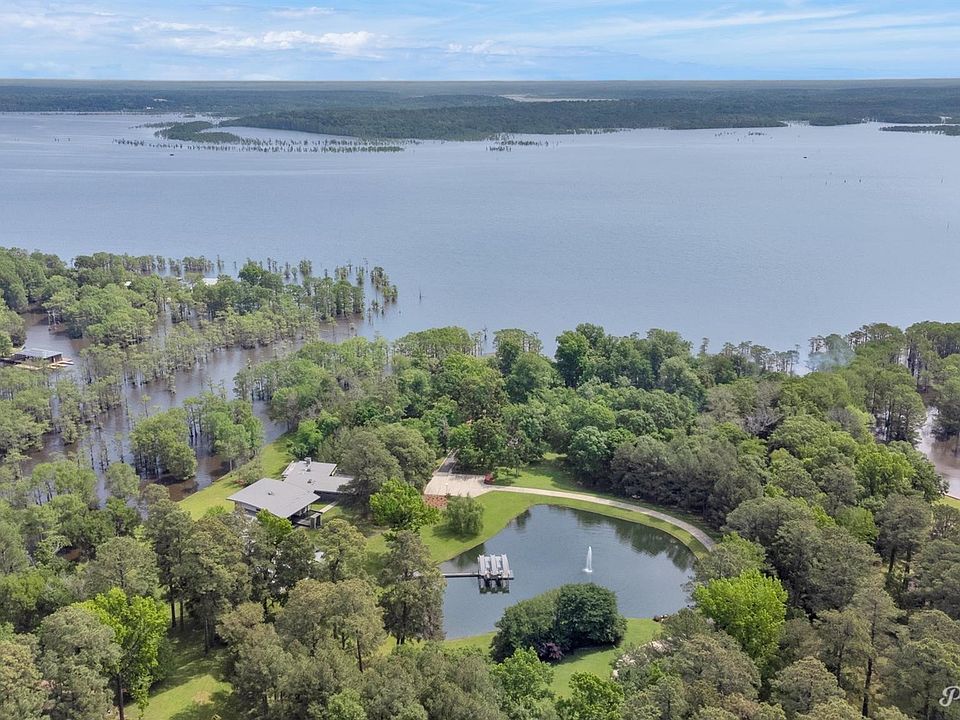 1st image of 613 Moore Rd