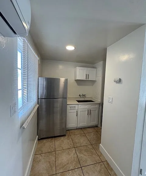 15-33 N Longfellow Ave #27 — Photo 1