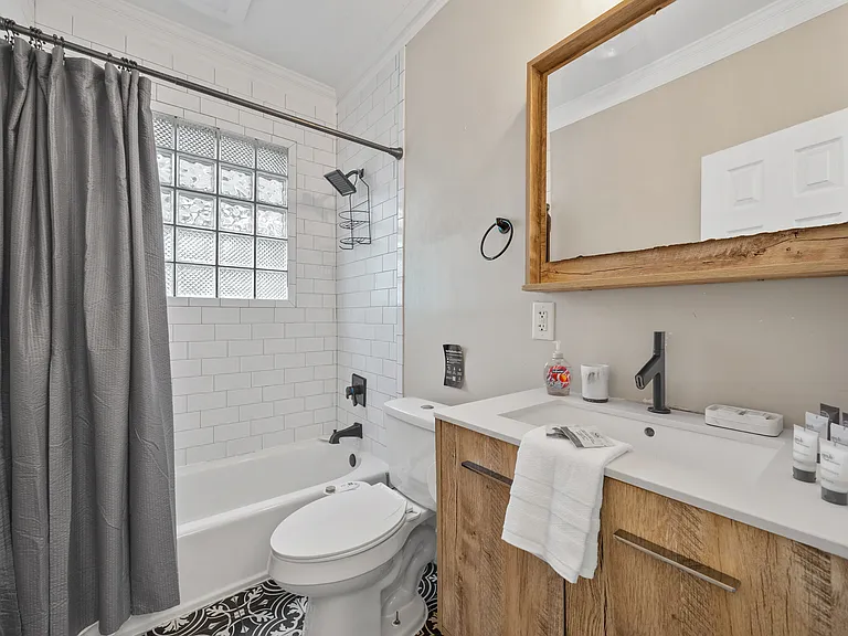 1876 Dekalb Ave NE — Photo 13