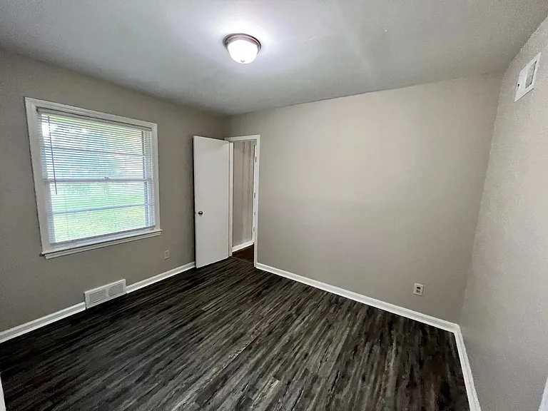 4368 Gardenview Dr — Photo 13