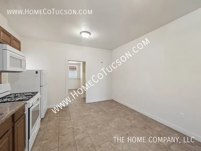 517 S Main Ave — Photo 8