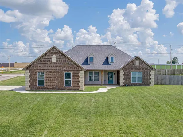 5605 NE Snowy Owl Rd, Elgin, OK 73538