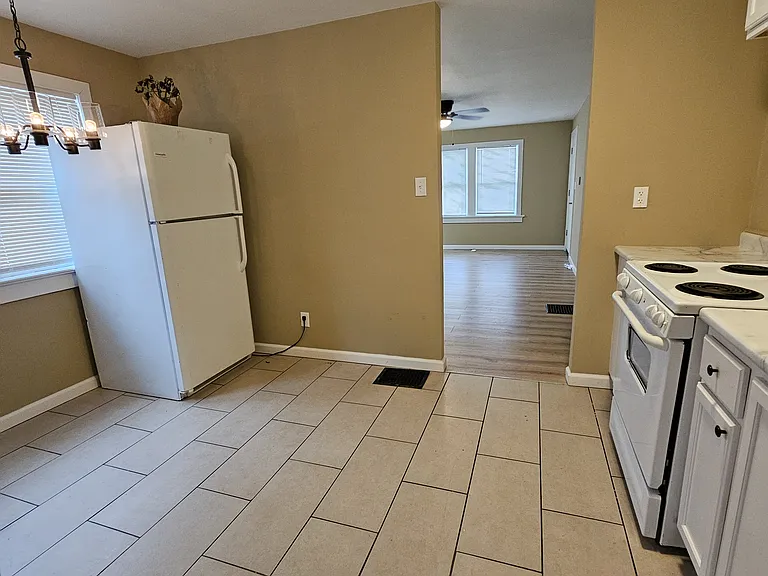 14 Maylan Dr #2 — Photo 9