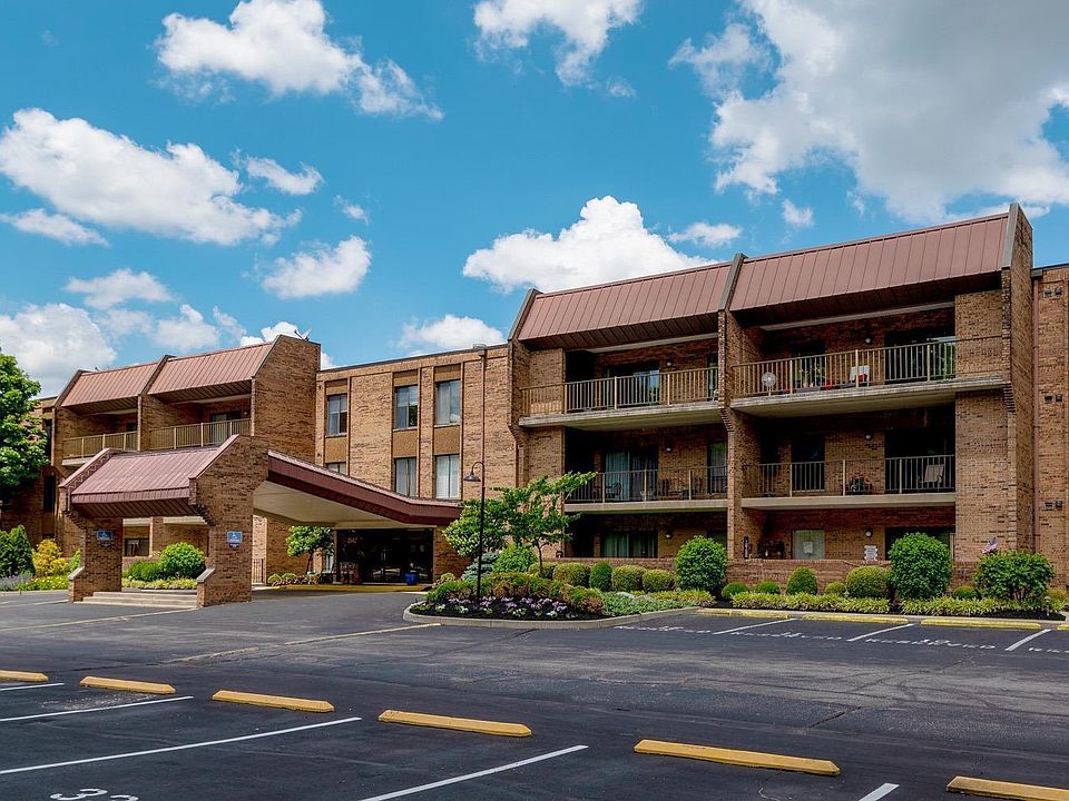 1st image of 3542 Amberacres Dr #304