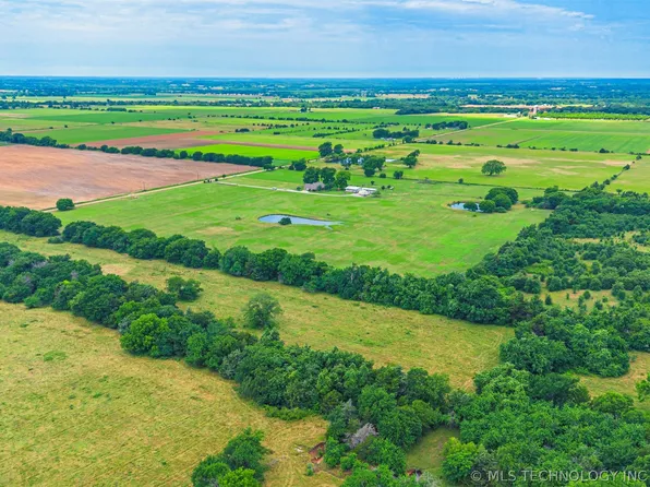 4 Dairy Rd, Hendrix, OK 74741