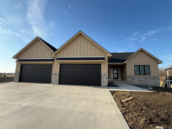 435 NW Woodmoor Dr, Waukee, IA 50263