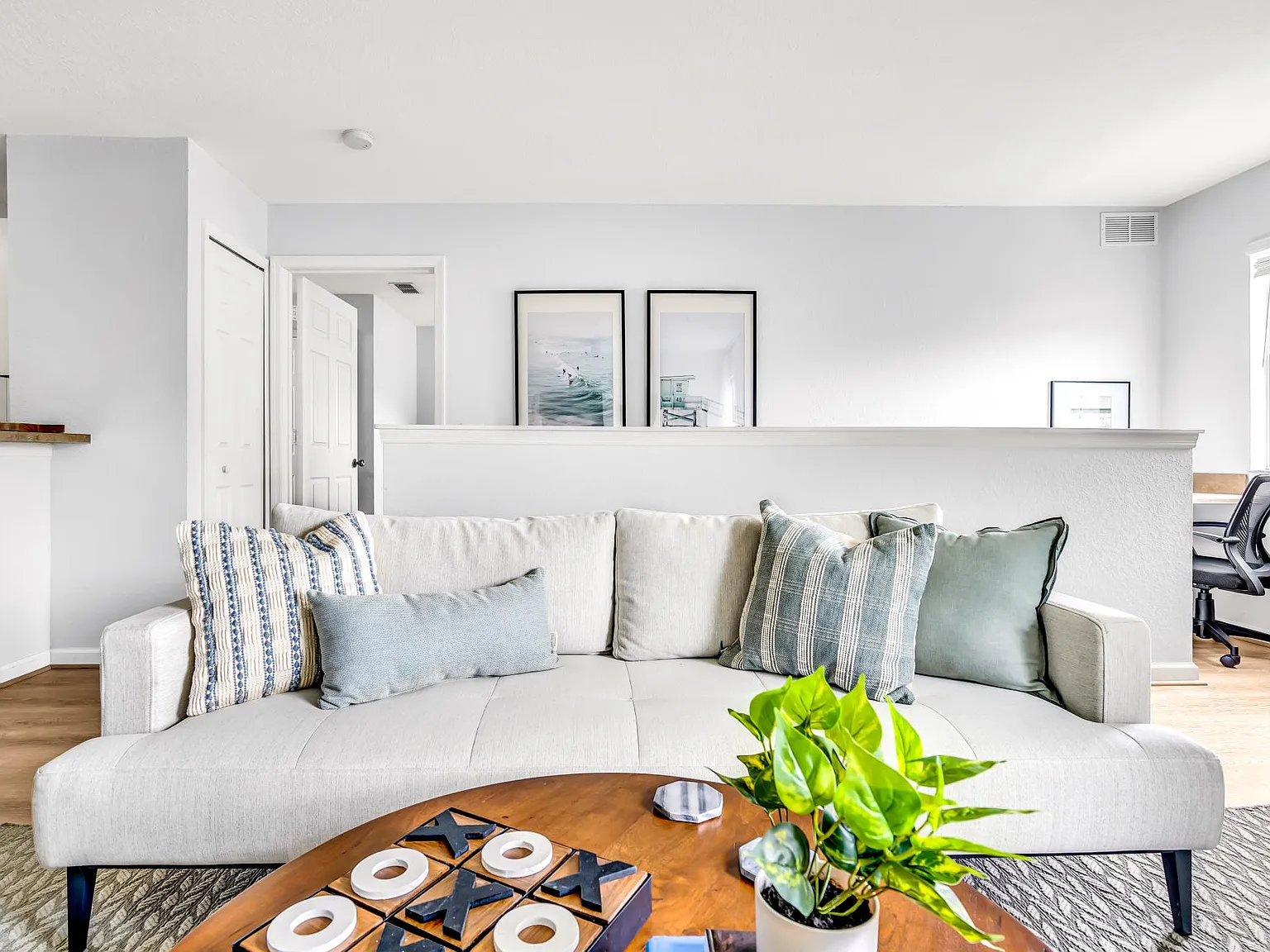 2 bed, 1000 sqft, $1,699 — Photo 4