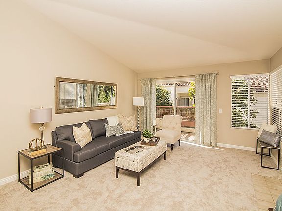 3rd image of 310 Isthmus Way Unit 16