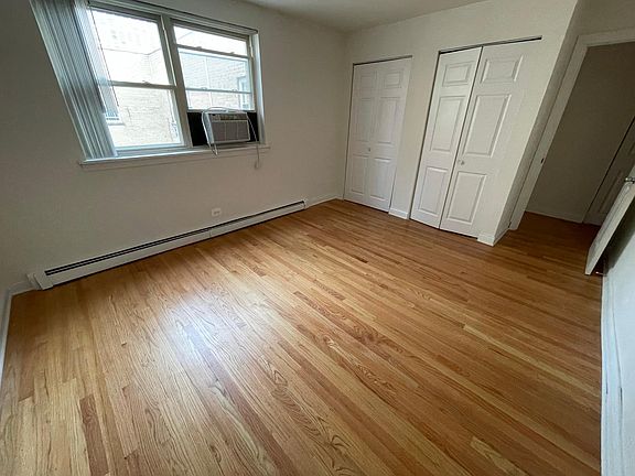2nd image of 3710 N Pine Grove Ave #3314